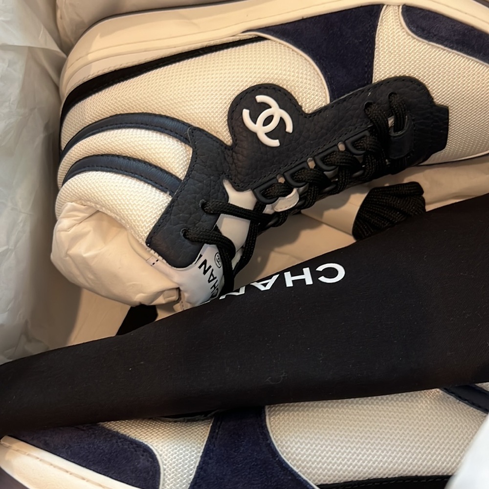 Chanel white and navy sneakers - Picture 2 of 5